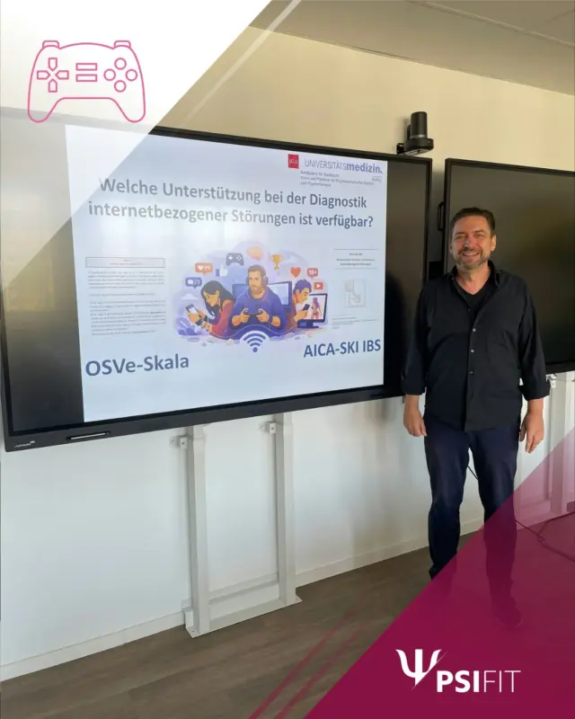 Digitale Medien sind aus unserem Alltag nicht mehr wegzudenken. Doch wann wird aus intensivem Medienkonsum eine behandlungsbedürftige Störung? Mit dieser Frage beschäftigte sich unsere Fortbildung zu internetbezogenen Störungen mit Dr. Klaus Wölfling.

Im Mittelpunkt standen aktuelle Erkenntnisse zur Entstehung, Diagnostik und Behandlung internetbezogener Störungen sowie die Bedeutung der ICD-11-Diagnose „Gaming Disorder“. Anschaulich wurde vermittelt, welche Herausforderungen sich in der Diagnostik ergeben und welche Faktoren bei der Einschätzung problematischer Mediennutzung berücksichtigt werden sollten.

Anhand von Fallbeispielen wurde deutlich, wie vielfältig die Erscheinungsformen internetbezogener Störungen sein können und welche Konsequenzen sich daraus für die psychotherapeutische Praxis ergeben. Die Teilnehmenden erhielten wertvolle Einblicke in diagnostische Fragestellungen und therapeutische Ansätze für ein Themenfeld, das zunehmend an Relevanz gewinnt.

Ein herzliches Dankeschön an Dr. Klaus Wölfling für die fundierte und praxisnahe Vermittlung sowie an alle Teilnehmenden für ihr Interesse und den engagierten fachlichen Austausch. Wir freuen uns darauf, auch künftig Fortbildungen anzubieten, die aktuelle Entwicklungen aufgreifen und psychotherapeutisches Wissen praxisnah vermitteln.

Buchen Sie jetzt! Anmeldungen erbitten wir bevorzugt über unsere Webseite (http://www.psifit.de), sind aber auch per E-Mail, Fax und postalisch möglich. Den Link finden Sie auch direkt in unserer Bio.

#mediensucht #internetbezogenestörungen 
#PsiFit #Psychotherapie #wolfsburg #fortbildung #niedersachsen #ärztekammer #niedersachsen #psychologie #akademie